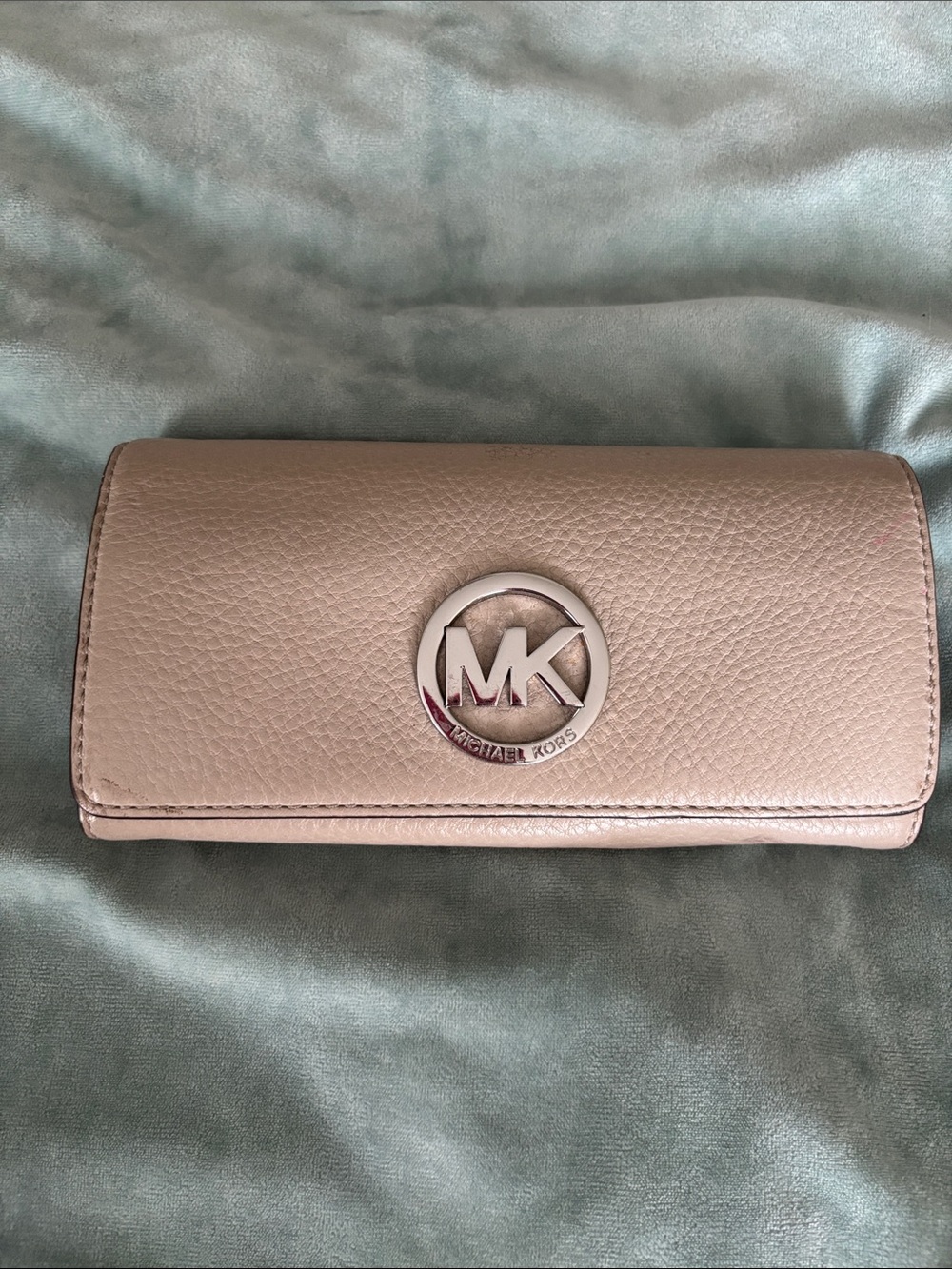 Michael Kors Fulton Carryall Wallet